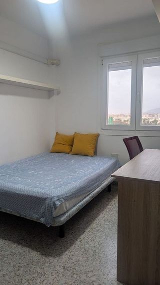 Piso en alquiler en Parque Mediterráneo - Santa Paula en Málaga