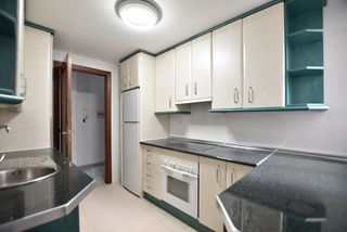 Piso en alquiler en Polígono Cartuja – La Paz en Granada