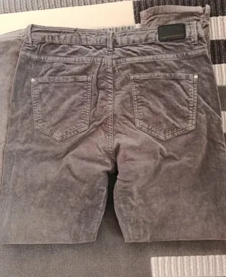 Pantalón gris de pana