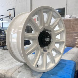 Llanta BRAID modelo BPC-01 de 17 pulgadas