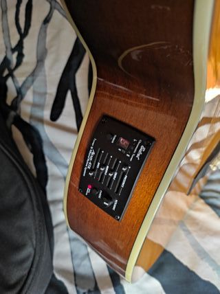 Guitarra eléctroacustica ibanez más estuche
