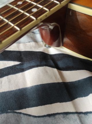 Guitarra eléctroacustica ibanez más estuche