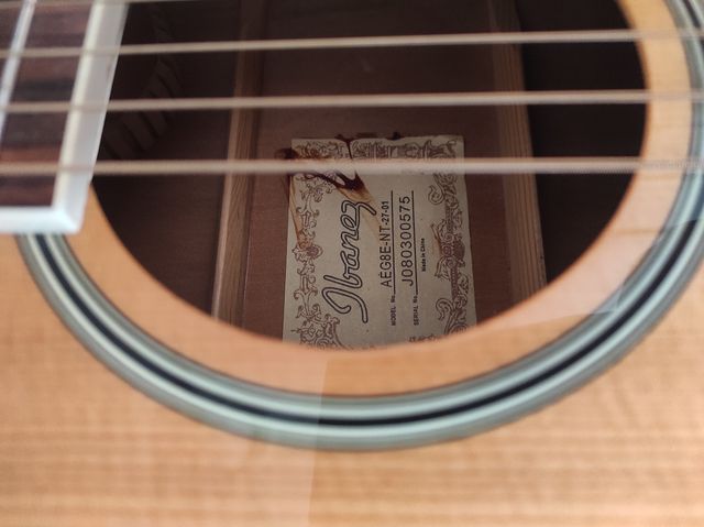 Guitarra eléctroacustica ibanez más estuche