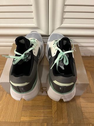 Zapatillas On Running Cloudrunner 2 Wide