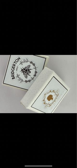 Lote charms y anillo Bridgerton