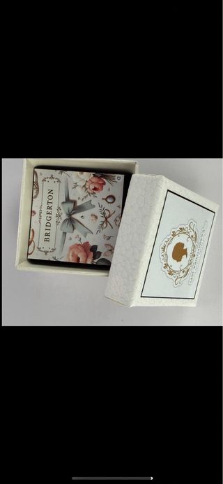 Lote charms y anillo Bridgerton