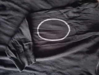 Maglione uomo nero con toppe