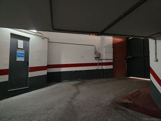 Garaje en alquiler en Los Olivos en Huesca