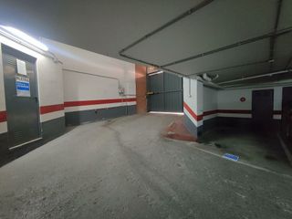 Garaje en alquiler en Los Olivos en Huesca