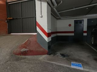 Garaje en alquiler en Los Olivos en Huesca