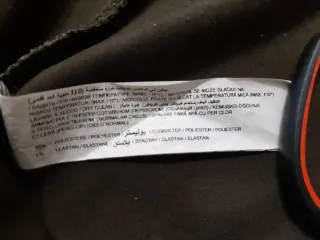 Minigonna verde militare con bottoni