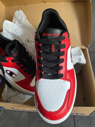 Zapatillas Champion Rojas y Blancas