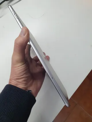 Apple iPad A1567 Plata