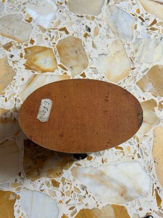 Scatola in legno intarsiata con cammello