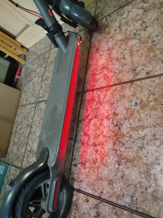 Patinete Eléctrico Negro ,con luces led NEGOCIABLE