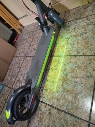 Patinete Eléctrico Negro ,con luces led NEGOCIABLE