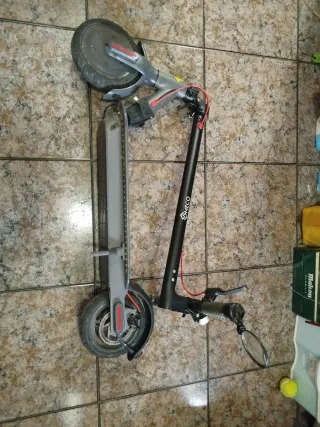 Patinete Eléctrico Negro ,con luces led NEGOCIABLE