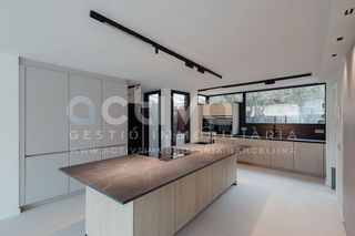 Casa adosada en alquiler en Ciutat Diagonal - La Miranda - La Mallola en Esplugues de Llobregat