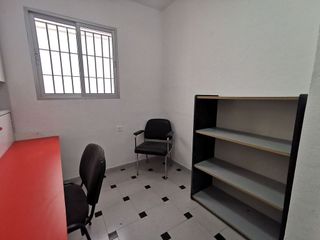 Casa adosada en alquiler en Polígonos - Recinto Ferial Cortijo de Torres en Málaga