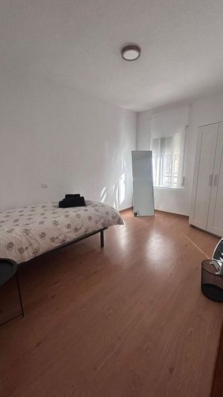 Piso en alquiler en Polígono Cartuja – La Paz en Granada