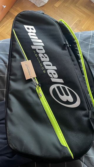 Paletero Bullpadel Negro y Verde A estrenar