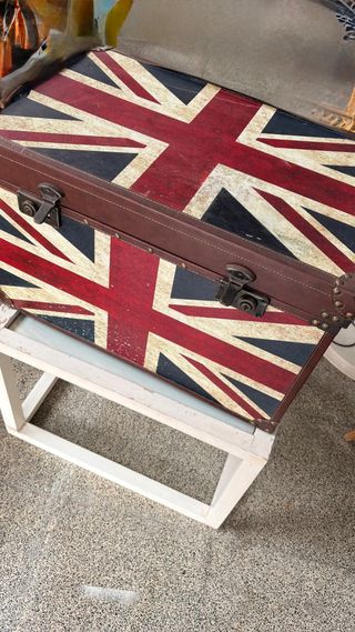 Baúl estilo británico