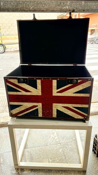 Baúl estilo británico