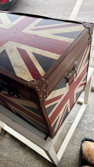 Baúl estilo británico