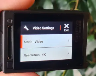 GoPro HERO4 (4K) con schermo touch e accessori
