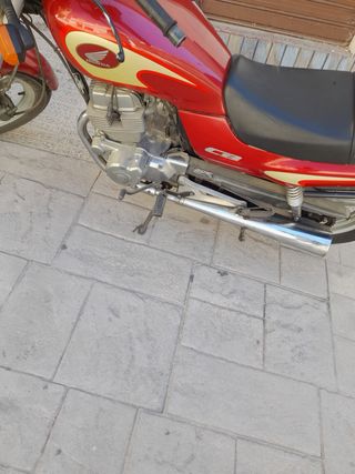 Honda CB 250 Two Fifty Roja y Beige