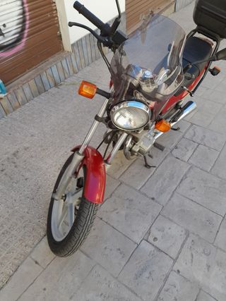 Honda CB 250 Two Fifty Roja y Beige