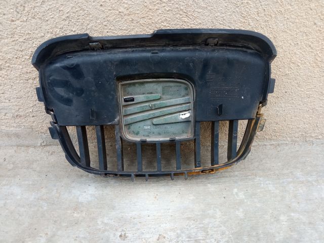 Rejilla frontal Seat Arosa