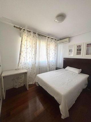 Casa adosada en alquiler en Valdezarza en Madrid