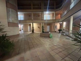 Local comercial en alquiler en Avda Europa - San Antón en Toledo