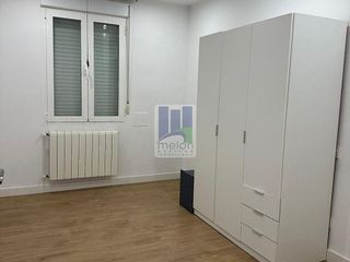 Piso en alquiler en Plaza España - Villa Pilar - Reyes Católicos - Vadillos en Burgos