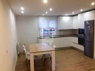 Piso en alquiler en Plaza España - Villa Pilar - Reyes Católicos - Vadillos en Burgos