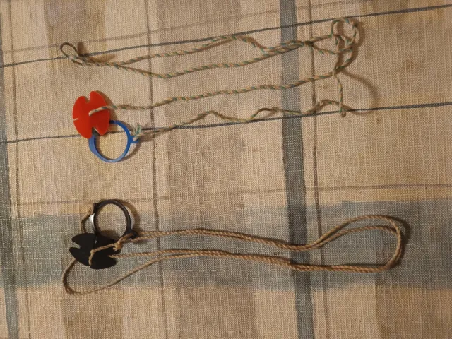 Lote 5 peonzas y cuerdas