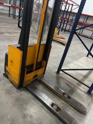 Carretilla elevadora G100B