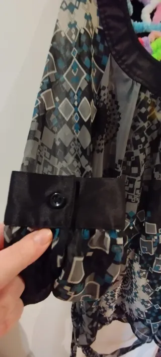 Blusa Bershka semitransparente Talla M