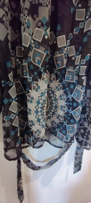 Blusa Bershka semitransparente Talla M