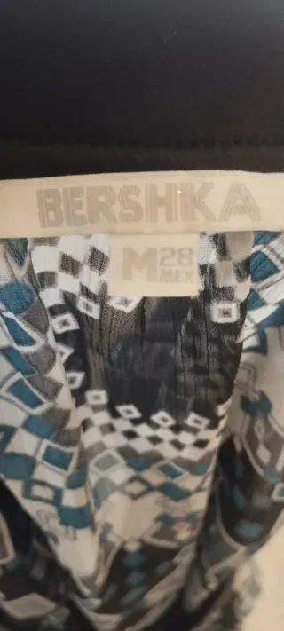 Blusa Bershka semitransparente Talla M