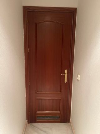 Conjunto 7 puertas: 3 cristal, 4 lisas