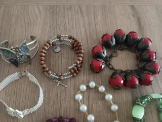 Lote 21 pulseras variadas