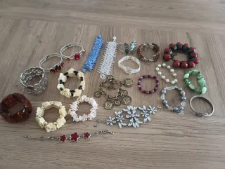 Lote 21 pulseras variadas