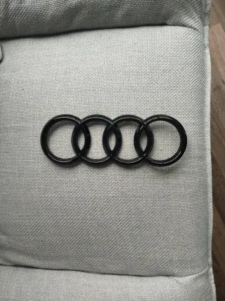 Logo Audi Negro Brillo 282mm