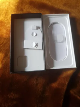 Caja iPhone 16 Pro Max