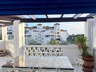 Ático en alquiler en Puerto Banús en Marbella