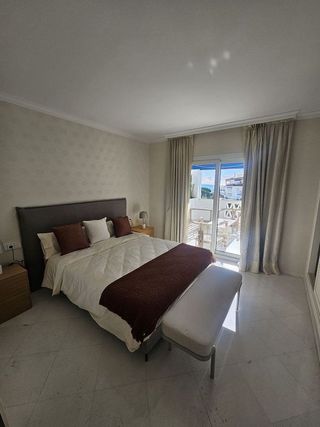 Ático en alquiler en Puerto Banús en Marbella