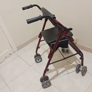 Andador, caminador adulto con asiento y cesta