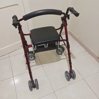 Andador, caminador adulto con asiento y cesta